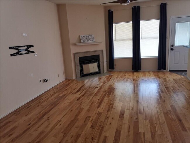 Building Photo - 1603 Sylvia Ln