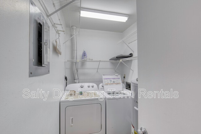 Building Photo - 1601 N Central Ave