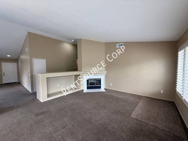 Building Photo - 2832 W Pillsbury St