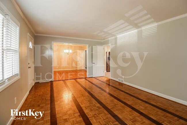 Building Photo - 3520 Langdale Dr