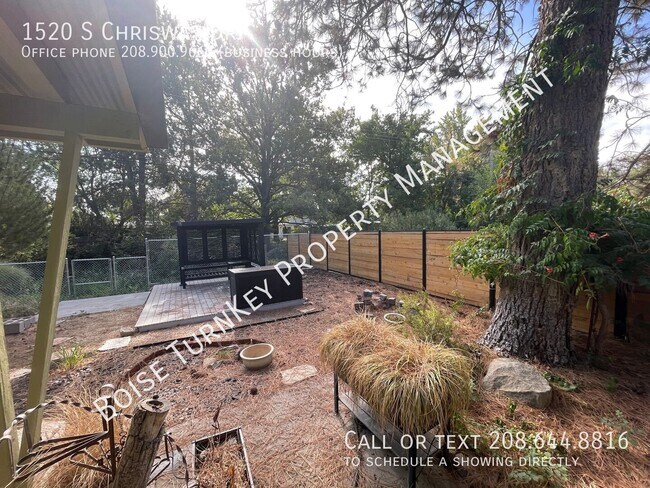 Building Photo - 1520 Chrisway Dr
