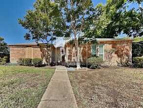 Building Photo - $2,675! Beautiful 3 Bed, 2 Bath home in Desirable Plano! Coming soon!