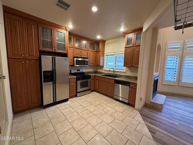 Building Photo - 5939 Bandolero Dr