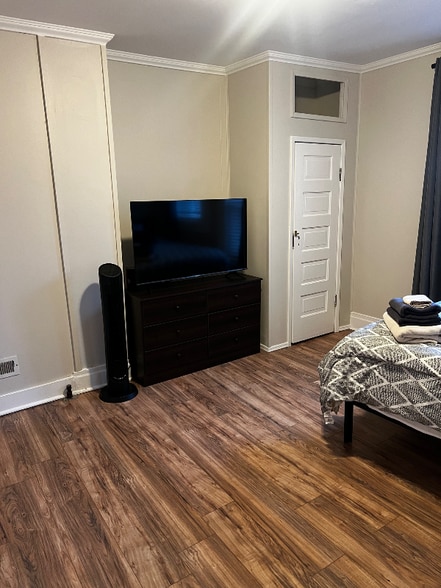 Building Photo - 419 N 10th St