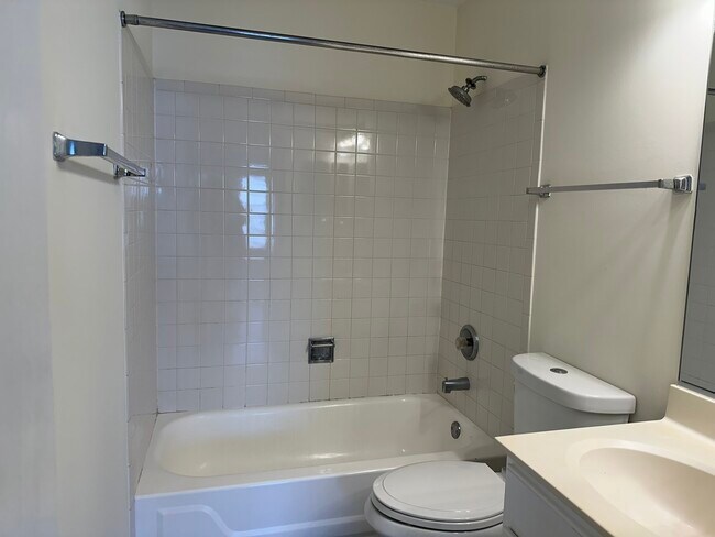 Building Photo - 1361 Orleans Dr