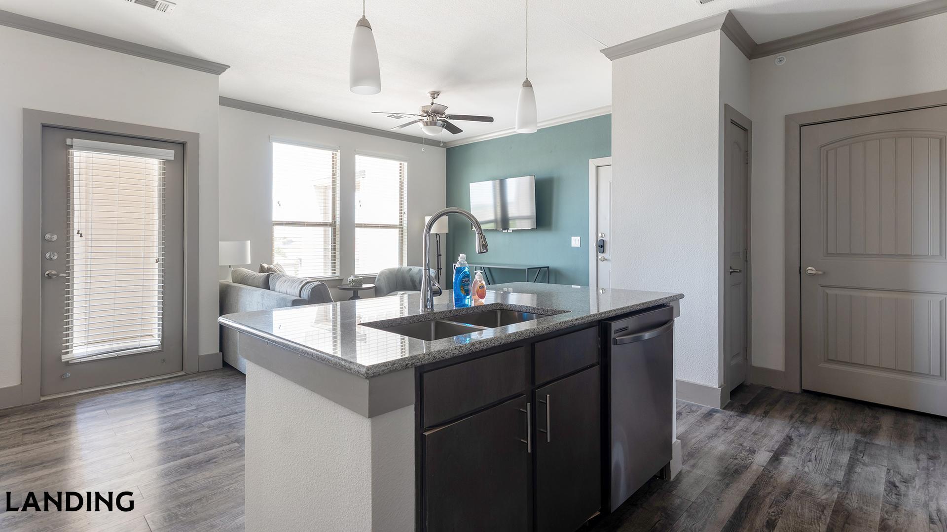 Building Photo - 12500 Shadowglen Trce