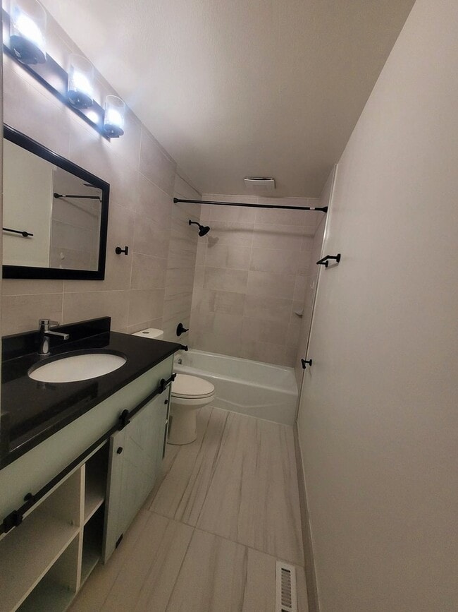 Building Photo - 25640 W Glade Dr