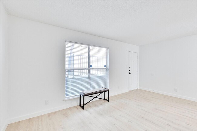 Building Photo - 2314 Parker Ln