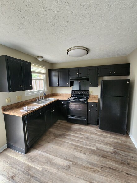 Building Photo - 405 Alexander Dr