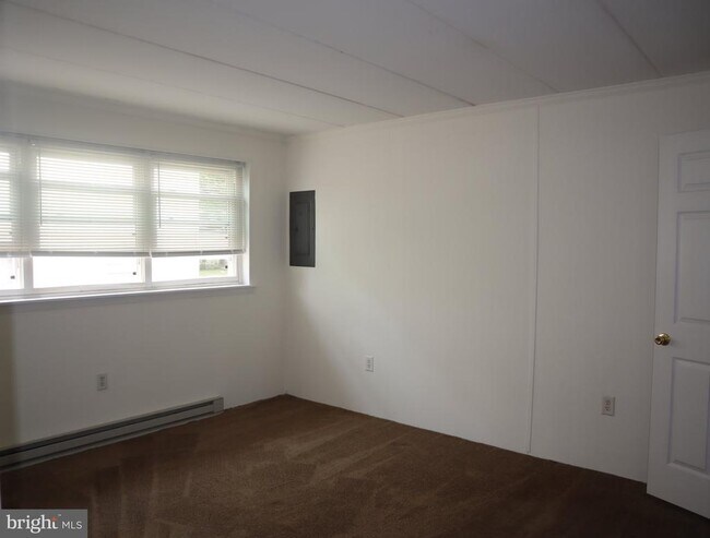 Building Photo - 319 Camden Ave