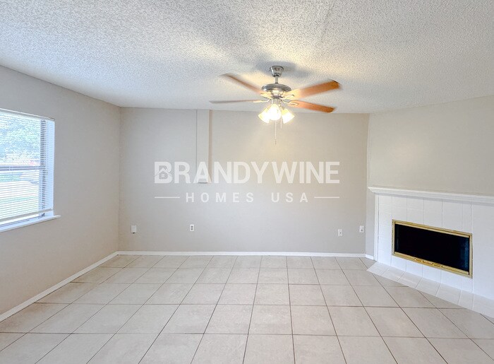 Building Photo - 10847 Bahia Dr