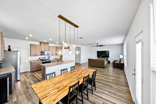 Building Photo - NEW RENTAL ALERT!!! READY NOW!!!