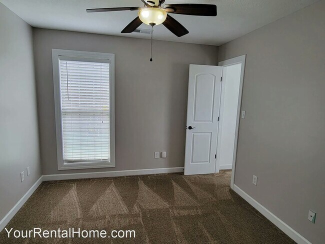 Building Photo - 82 Grove Hill Ln