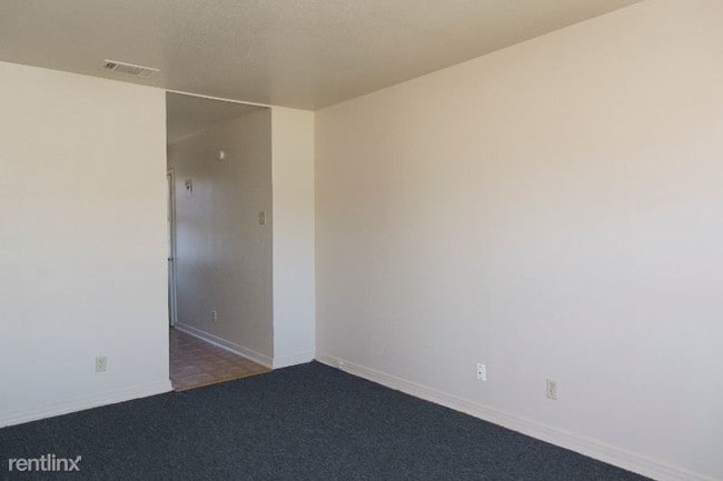 Building Photo - 2 br, 1 bath House - 3938 LYNWOOD