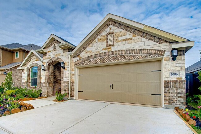 Building Photo - 1006 Warm Summer Dr