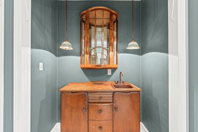 Building Photo - (Coming Soon) Full Brick Home in Matthews!