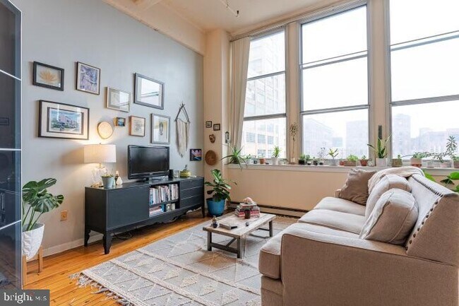 Building Photo - 1238 Callowhill St