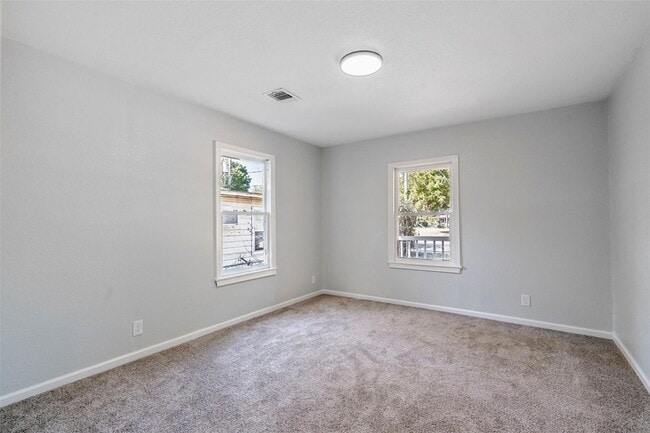 Building Photo - 1819 Pecan St