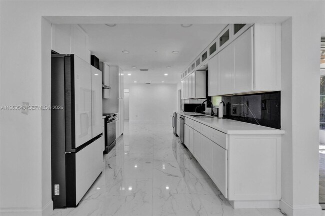 Building Photo - 860 NW 207th St