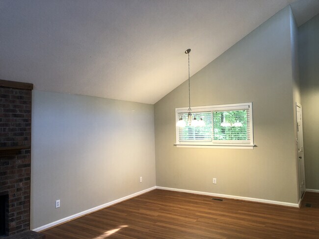 Building Photo - 112-116 Greengate Ct