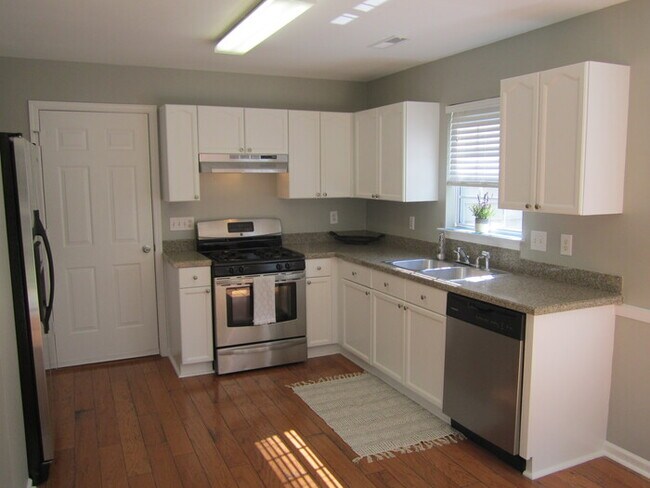 Building Photo - Beautiful Updated Home in Desirable Starmo...