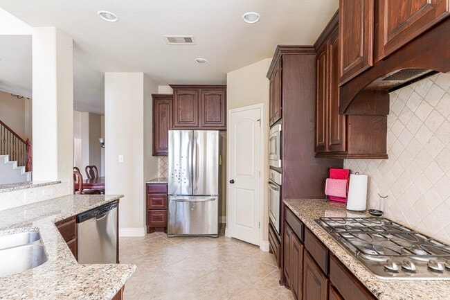 Building Photo - 28707 Hemlock Red Ct