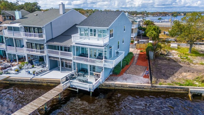 Building Photo - Scenic Point Lane