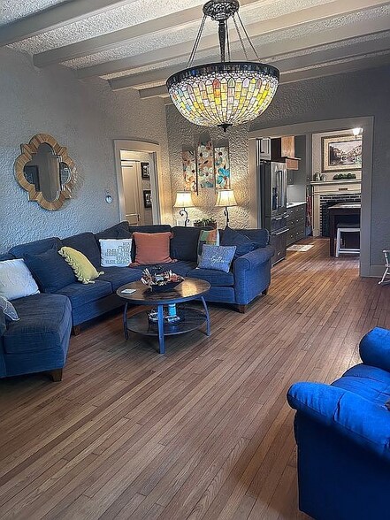 Building Photo - 118 Humphrey St