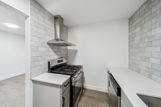 Building Photo - 1 Bed 1 Bath - Remodel