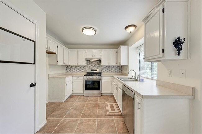 Building Photo - 1009 Riverlawn Dr