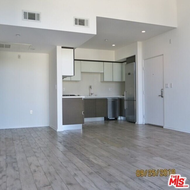 Open Floor-plan - 1611 S Beverly Glen Blvd