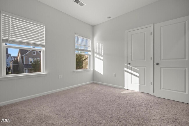 Building Photo - 229 Daisy Grove Ln