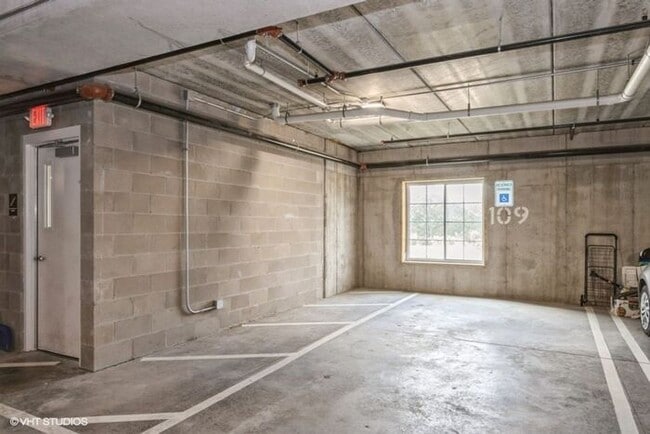 Building Photo - $1,250 | 1 Bedroom, 1 Bathroom Condo | Dog...