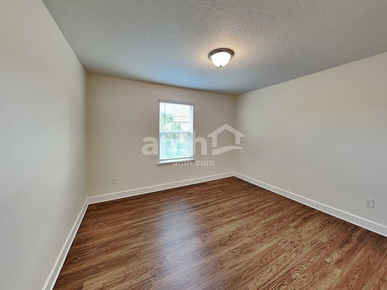 Building Photo - 8577 Highfield Ave