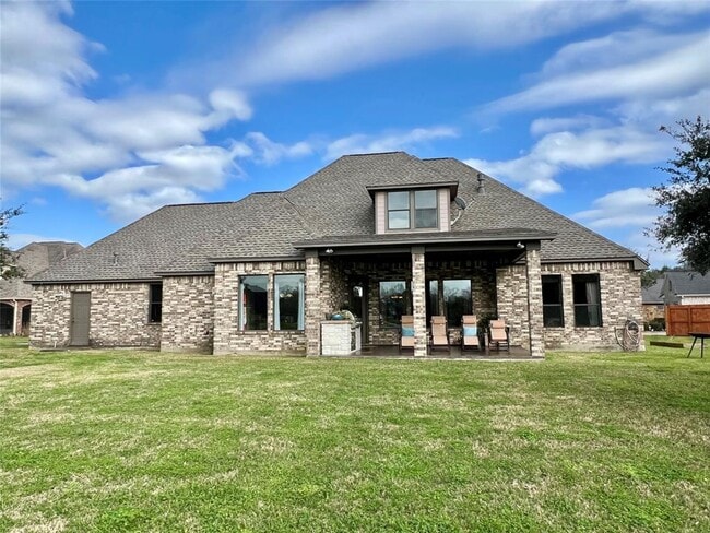 Building Photo - 1017 Southern Oaks Dr