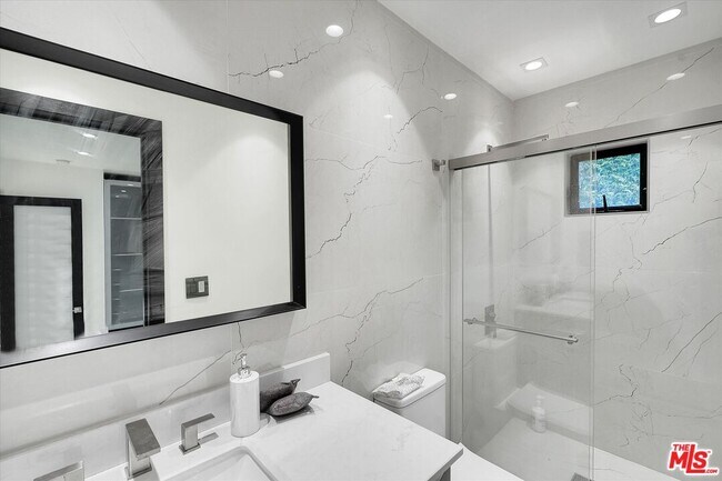 Building Photo - 11364 Sunset Blvd