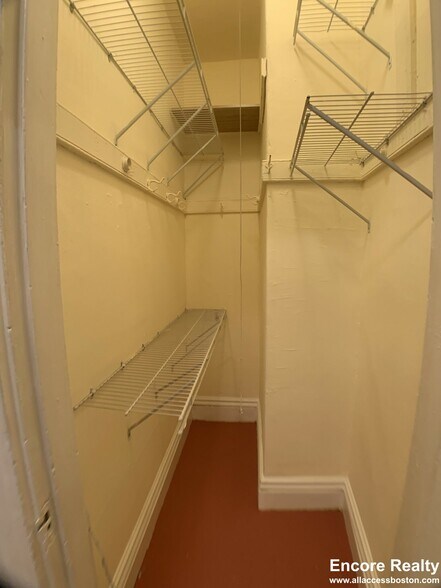 Building Photo - 120 Peterborough St