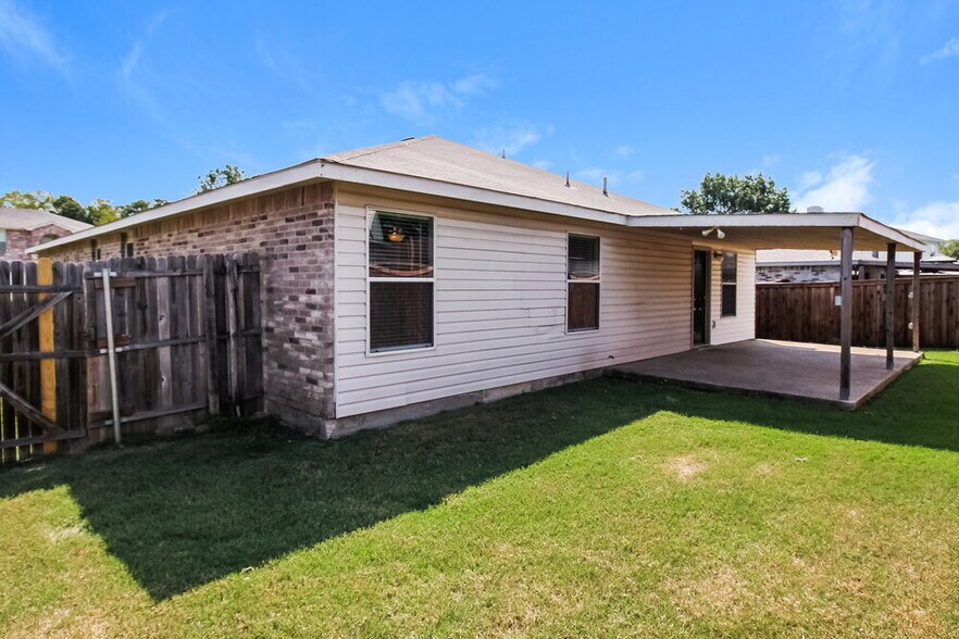 Building Photo - 7620 Shoal Bend