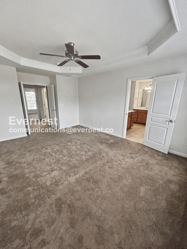 Building Photo - 8730 Macedonia Lake Dr