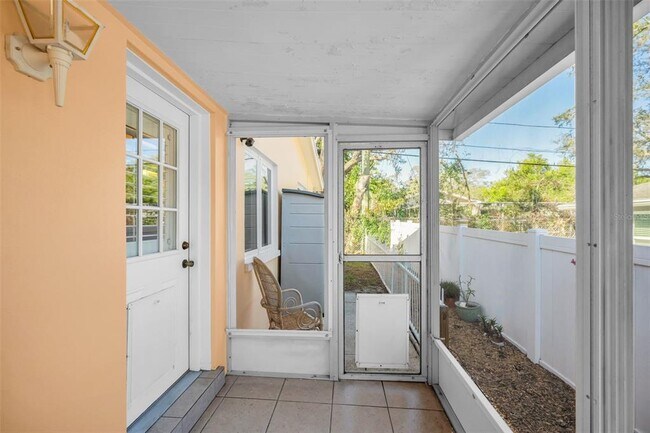 Building Photo - 1000 Crane Ct