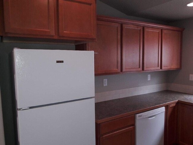 Building Photo - UPDATED Single Family Home!