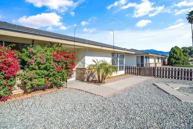 Building Photo - 41012 Beachwood Ave