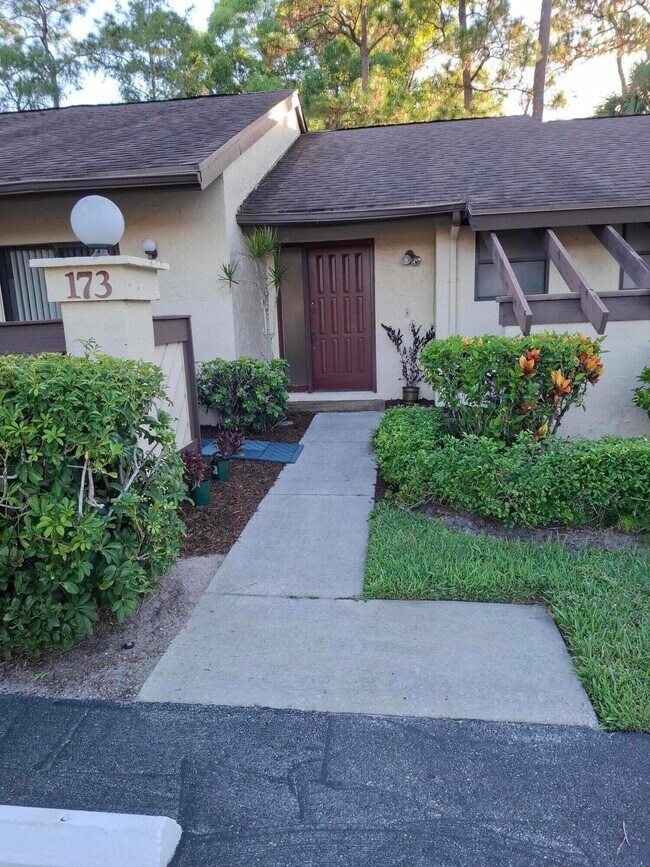 Building Photo - 173 Sarita Ct