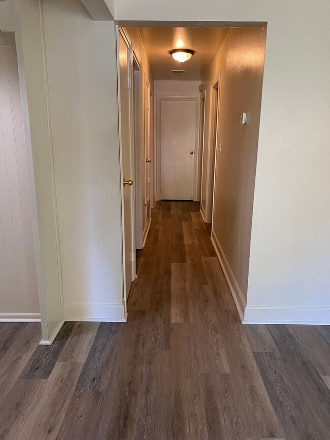 Building Photo - Located near downtown! Updated 3bed/2bath home with large family room/Rec room and side RV parking