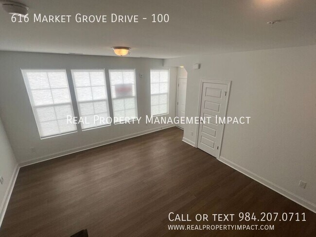Building Photo - 616 Mkt Grv Dr