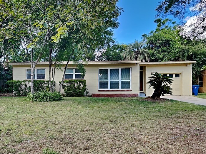 Primary Photo - 6735 Gaillardia Rd S
