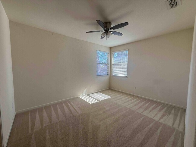 Building Photo - Absolutely Gorgeous Home in Gated Rosevill...