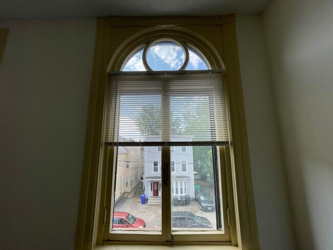 Building Photo - 124 Orange St