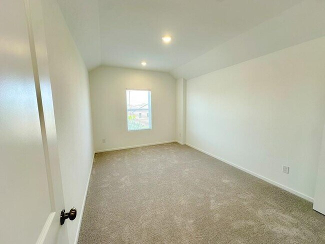 Building Photo - 26607 Woodland Strawberry Ln