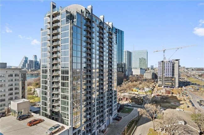 Building Photo - 48 East Ave